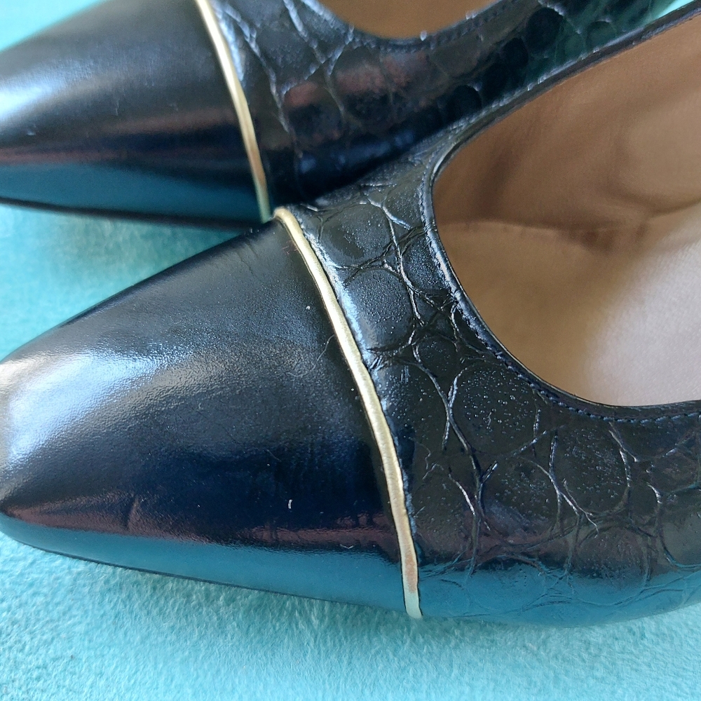 St. John 3" Leather Black Pump w/Smooth & Faux Alligator Pattern, Size 6B, Italy - Picture 8 of 11